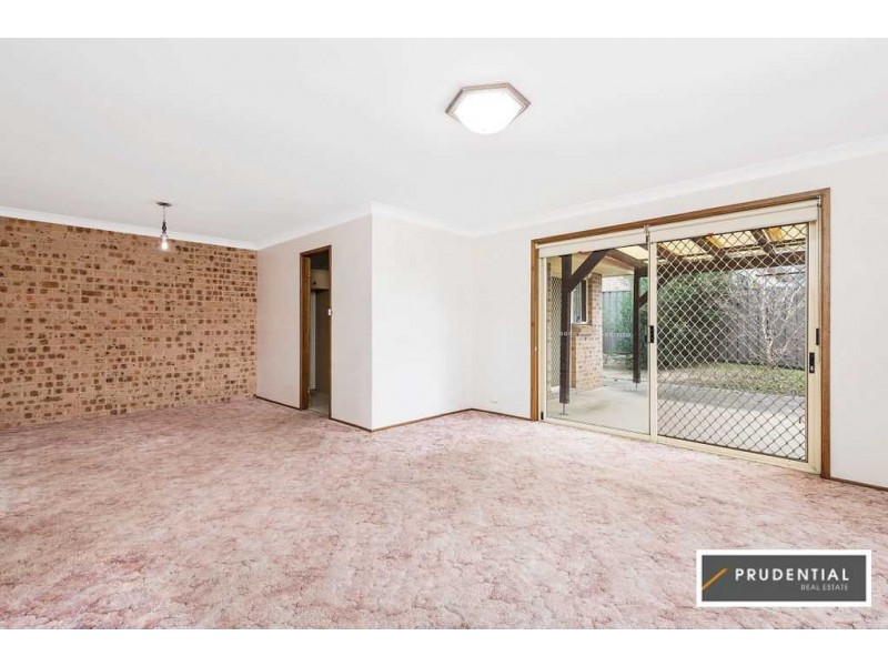 1/6 Larapinta Crescent, St Helens Park NSW 2560