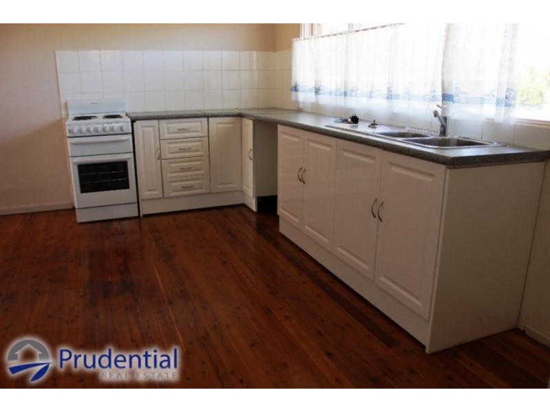 28 Macleay Street, Bradbury NSW 2560