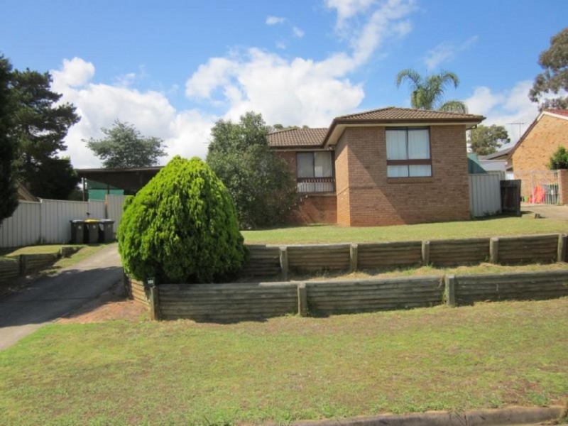 16 Elouera Crescent Woodbine, Woodbine NSW 2560