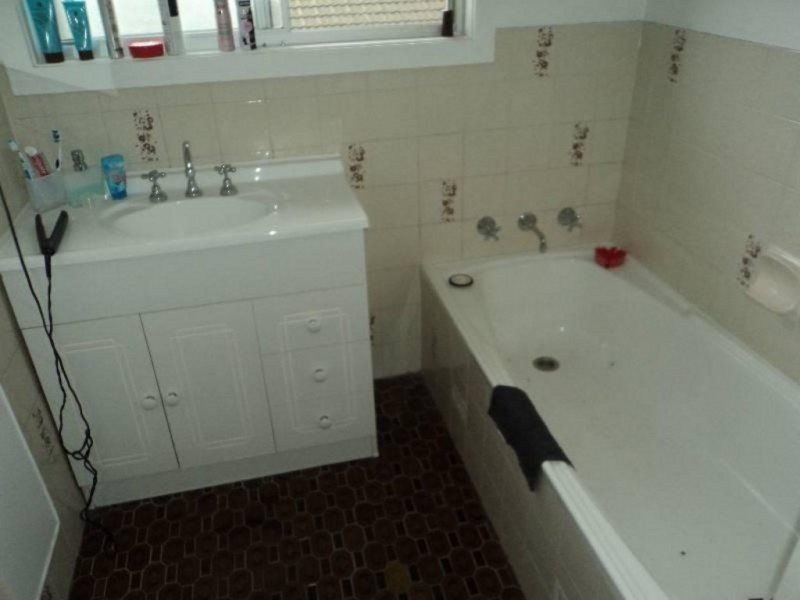 9/25 Surrey Street, Minto NSW 2566