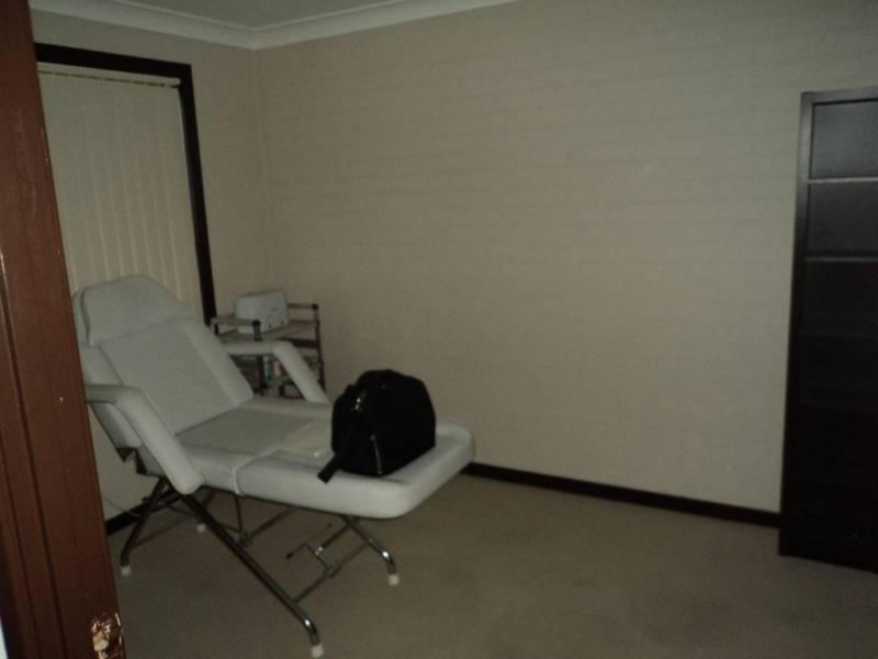 9/25 Surrey Street, Minto NSW 2566