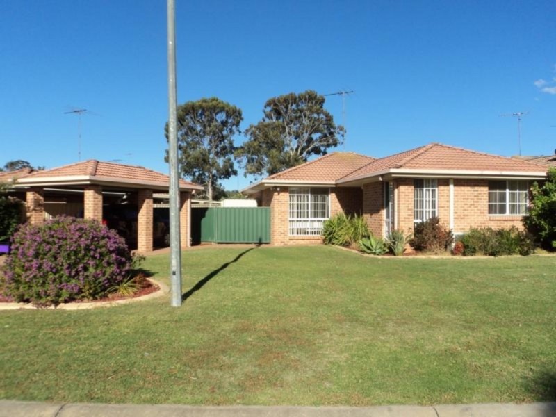 19 Cusack Place, St Helens Park NSW 2560