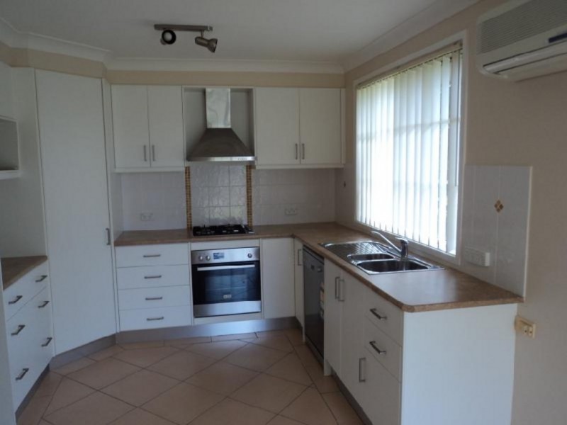 19 Cusack Place, St Helens Park NSW 2560