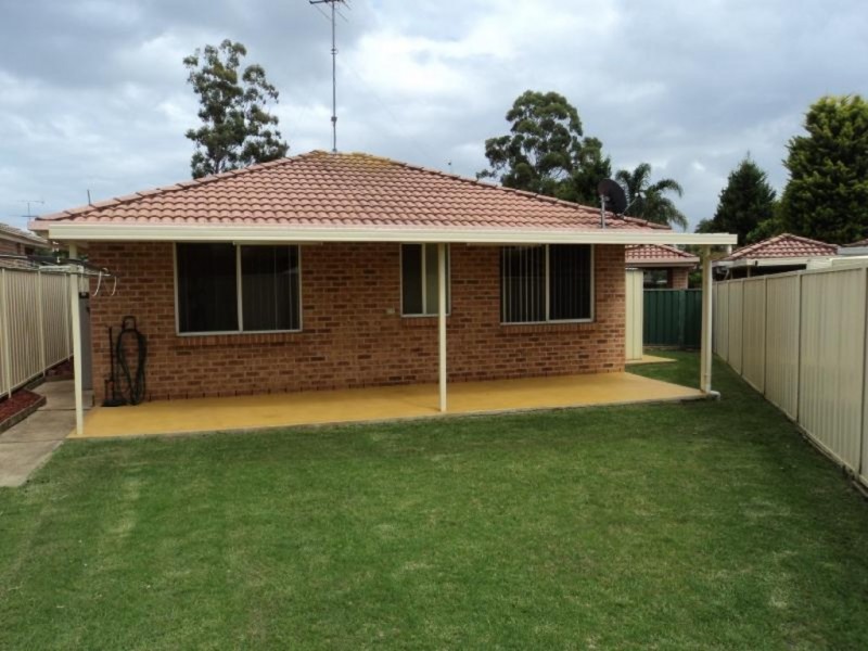 19 Cusack Place, St Helens Park NSW 2560