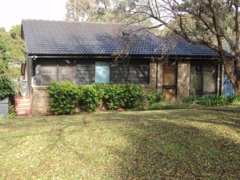 8 Cochrane Street, Minto NSW 2566