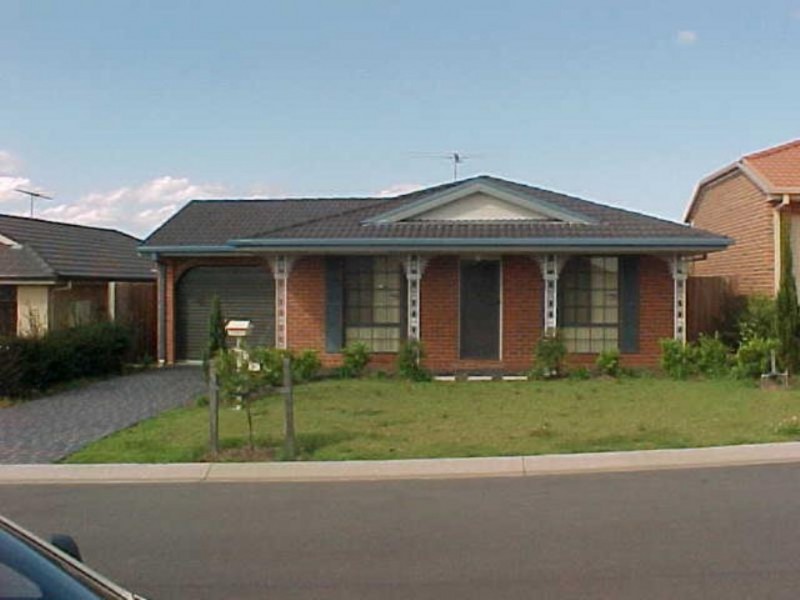 6 Lind Place, Minto NSW 2566