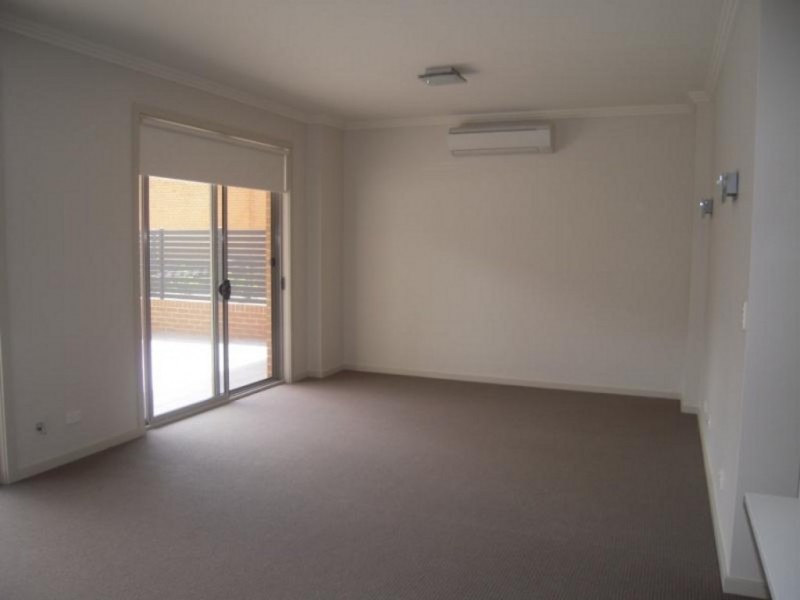 2/3-9 Warby Street, Campbelltown NSW 2560