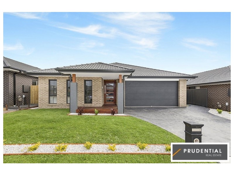 13 Courtney Loop, Oran Park NSW 2570