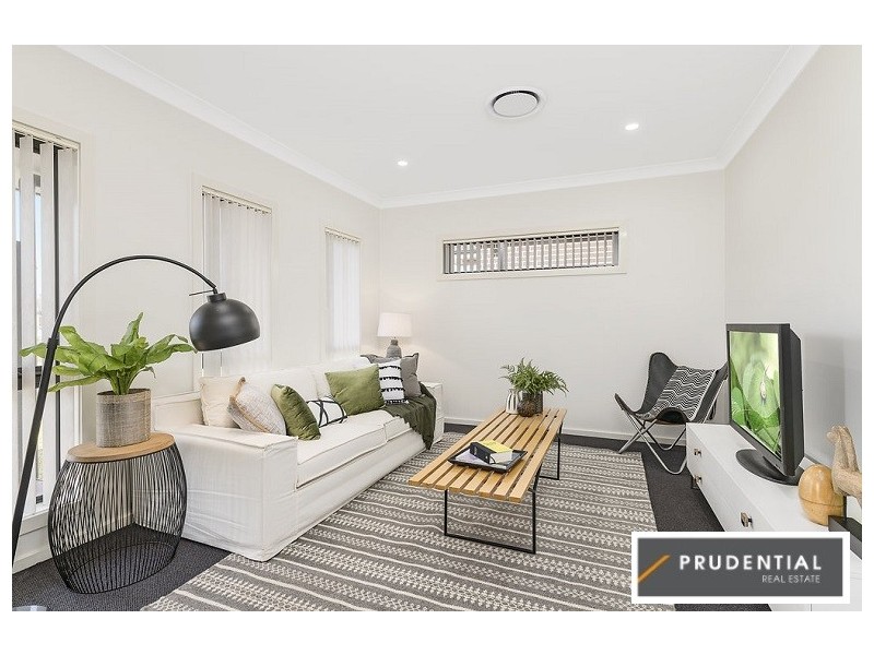13 Courtney Loop, Oran Park NSW 2570