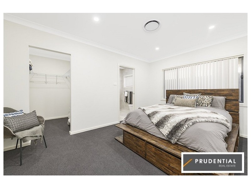 13 Courtney Loop, Oran Park NSW 2570
