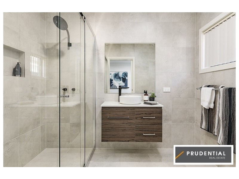 13 Courtney Loop, Oran Park NSW 2570