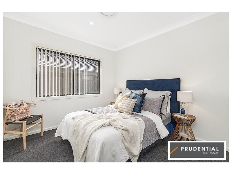 13 Courtney Loop, Oran Park NSW 2570