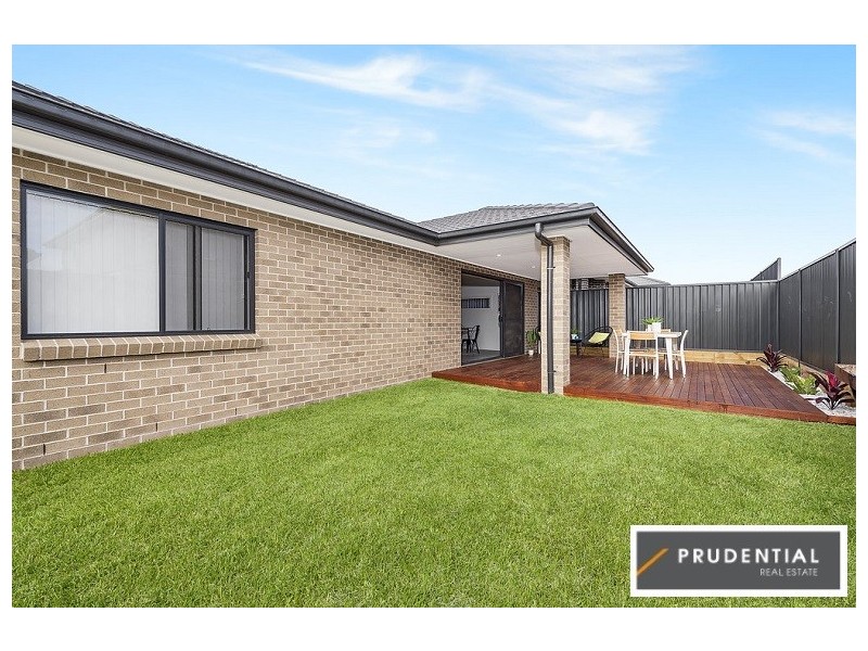 13 Courtney Loop, Oran Park NSW 2570