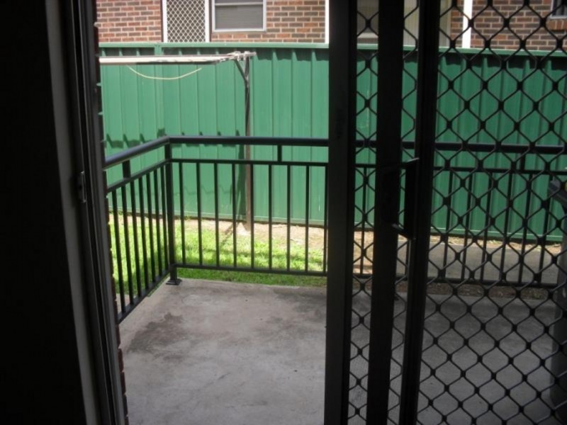 2/6 Reddall  Street, Campbelltown NSW 2560