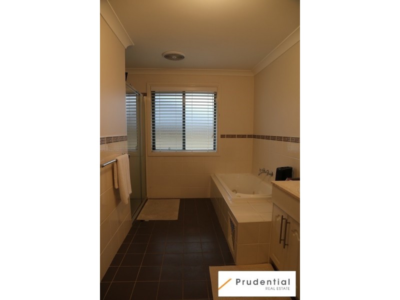 9 Bridgewater Boulevard, Camden Park NSW 2570