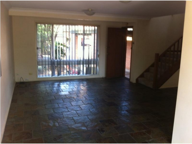 23/6 Jacquinot Place, Glenfield NSW 2167