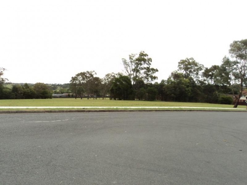 23/6 Jacquinot Place, Glenfield NSW 2167