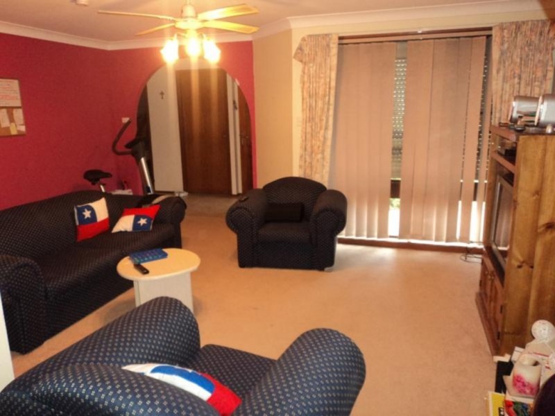 42 Stranraer Drive, St Andrews NSW 2566
