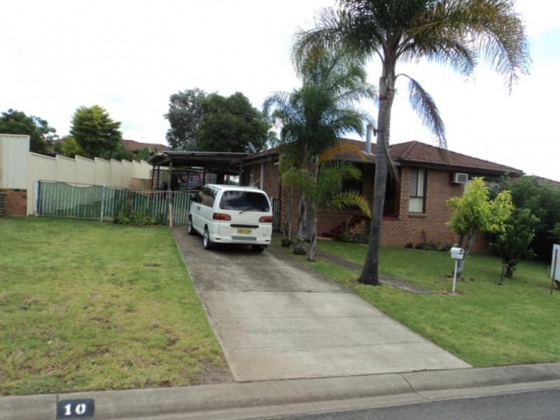 10 Merryweather Close, Minto NSW 2566