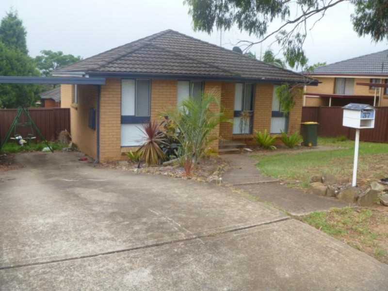 37 Townson Ave, Leumeah NSW 2560