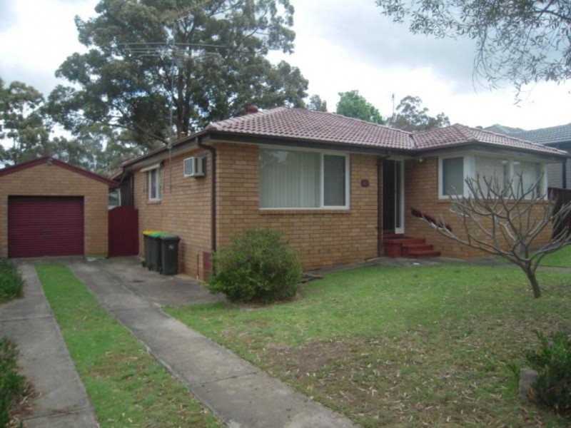 43 Tallowwood Cres, Bradbury NSW 2560