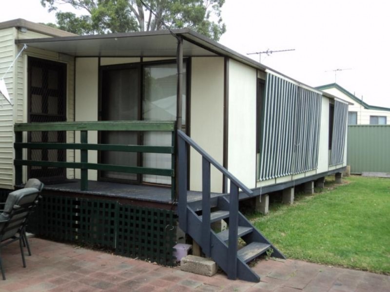 1a Macquarie Ave, Campbelltown NSW 2560