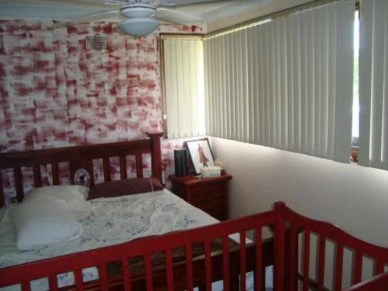 90 Carrington Circuit, Leumeah NSW 2560