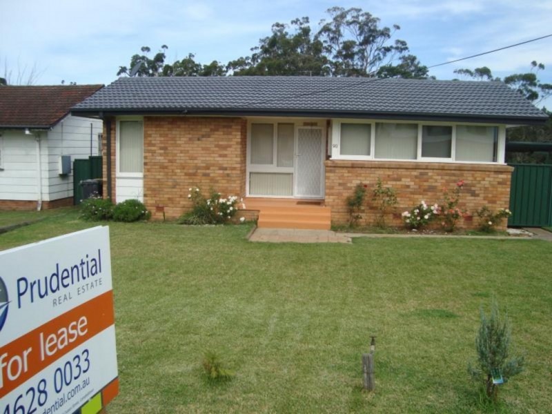 90 Carrington Circuit, Leumeah NSW 2560