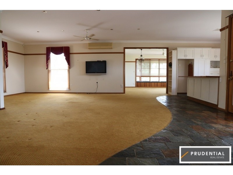 65 Binalong Road, Belimbla Park NSW 2570