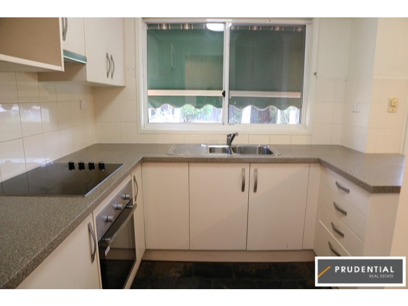 8 Agrippa St, Rosemeadow NSW 2560