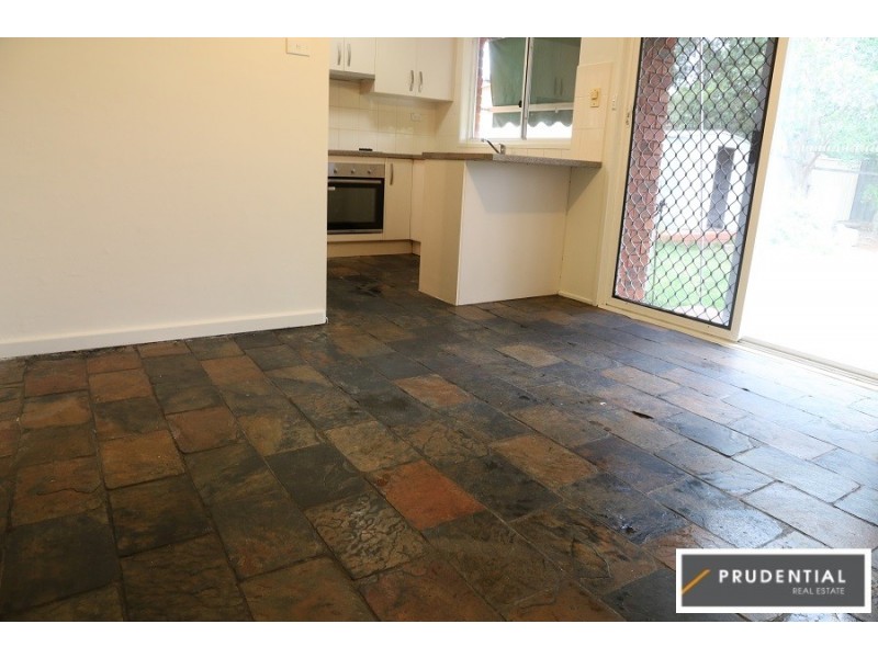 8 Agrippa St, Rosemeadow NSW 2560