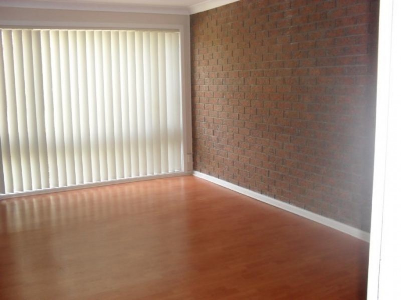 16/18 Westmoreland Road, Minto NSW 2566