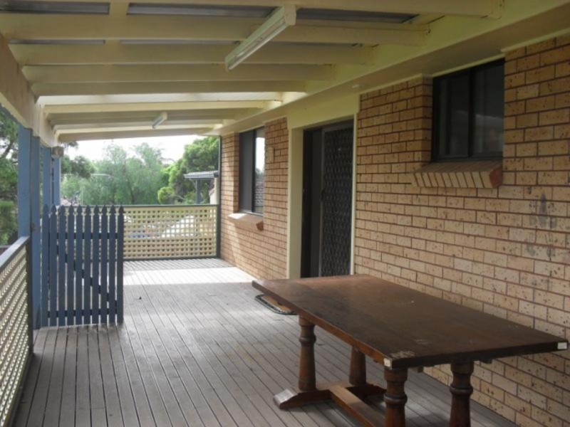 2 Ocean Place, Woodbine NSW 2560