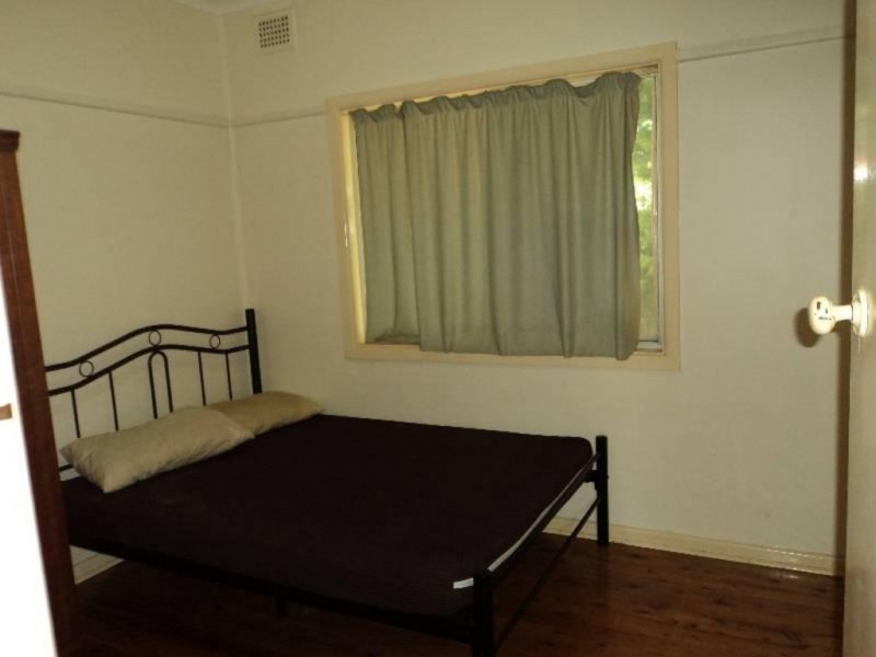 1 English Street, Glenfield NSW 2167