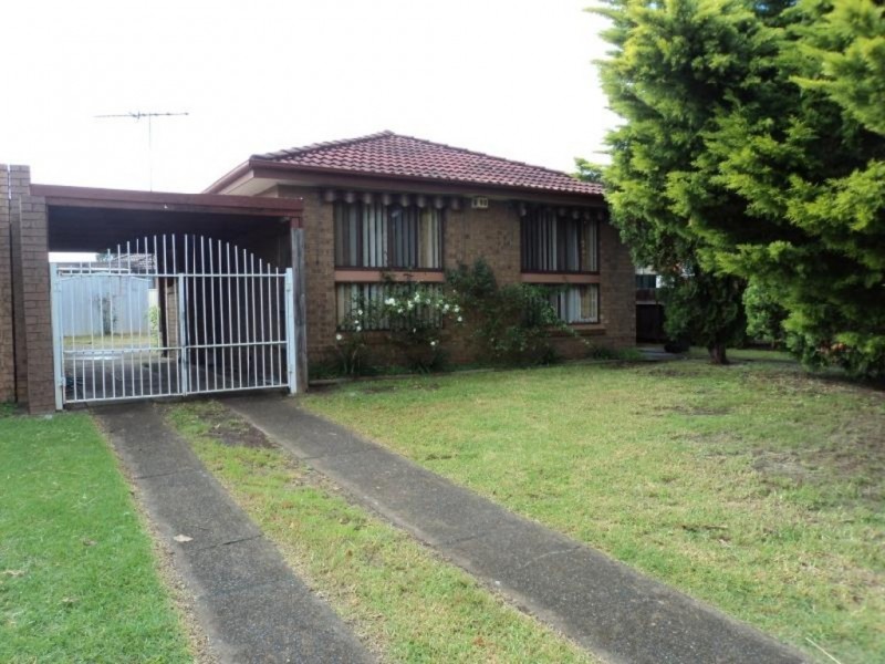 247 Copperfield Drive, Rosemeadow NSW 2560