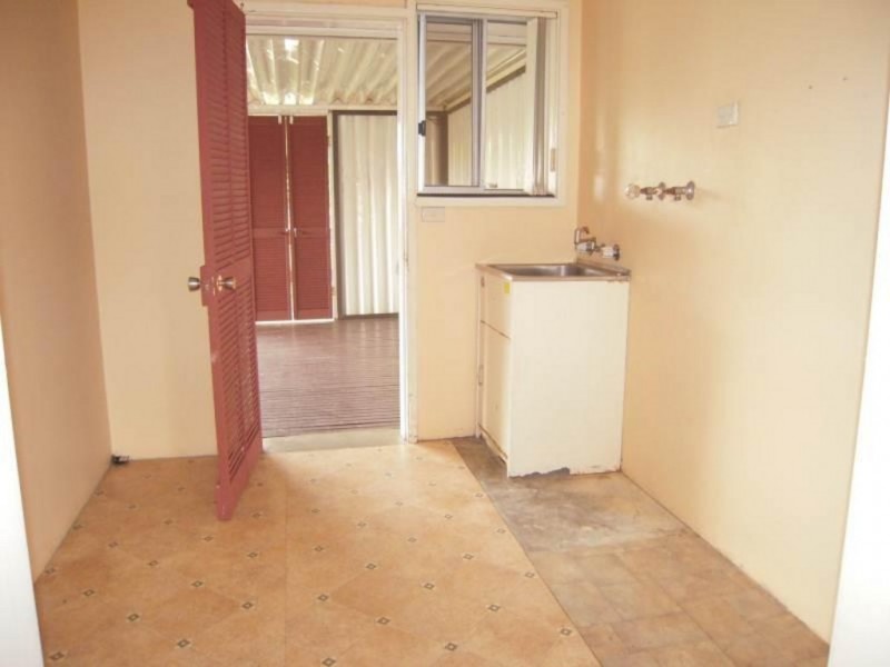 10 Bradfield Street, Leumeah NSW 2560