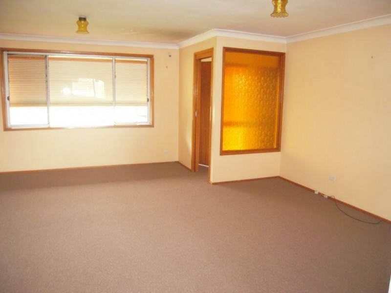 10 Bradfield Street, Leumeah NSW 2560