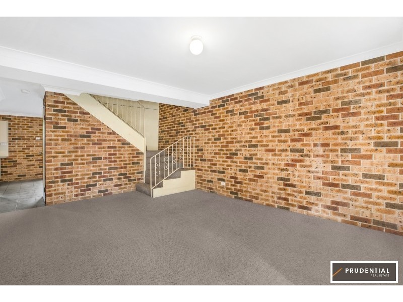 2/152 Waminda Avenue, Campbelltown NSW 2560