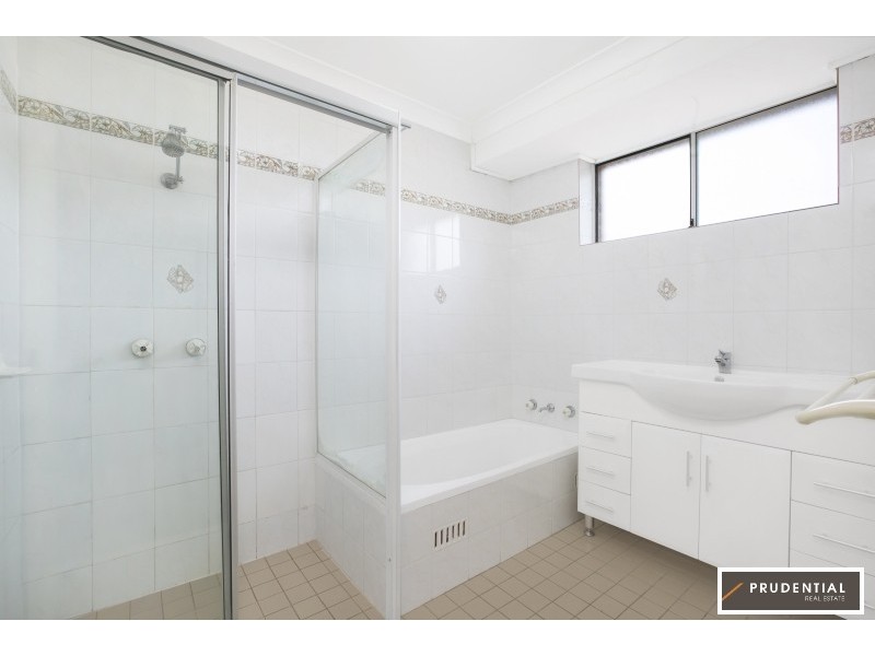 2/152 Waminda Avenue, Campbelltown NSW 2560