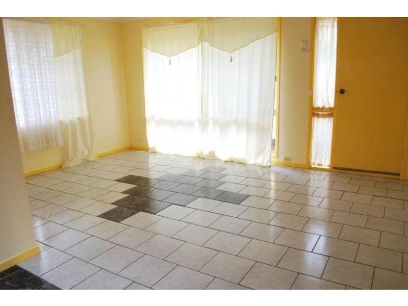 24B Glendower Street, Rosemeadow NSW 2560