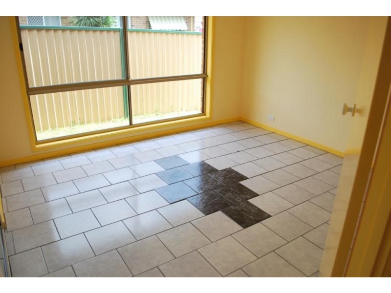 24B Glendower Street, Rosemeadow NSW 2560