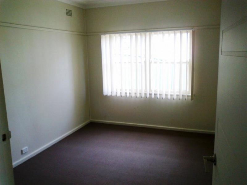 28 Grandview Drive, Campbelltown NSW 2560