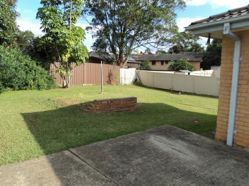 8 Elouera Crescent, Woodbine NSW 2560