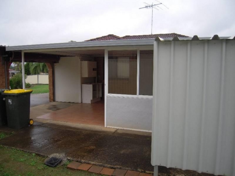 9 Yallarah Street, St Helens Park NSW 2560