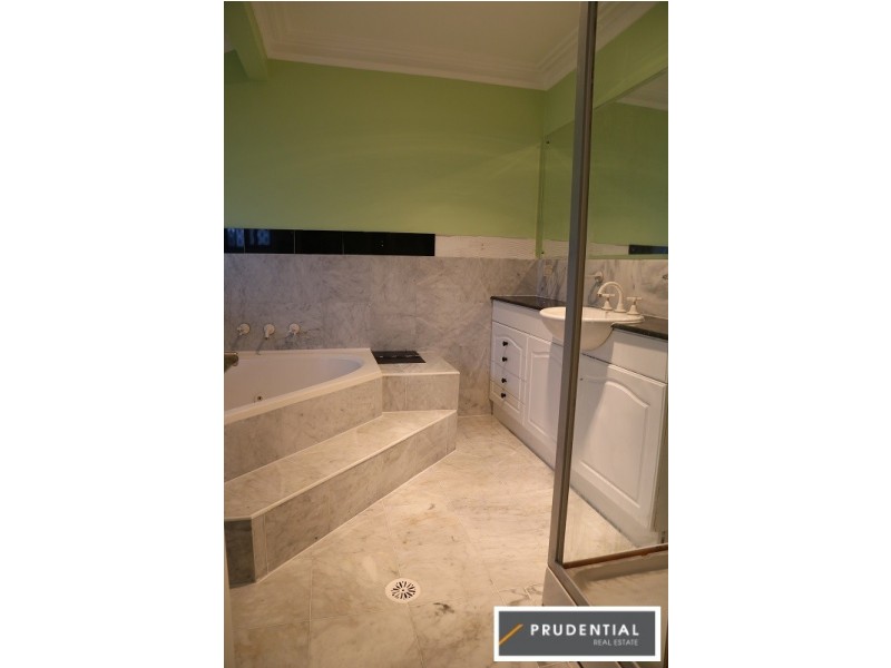 6 Hyalin Place, Eagle Vale NSW 2558