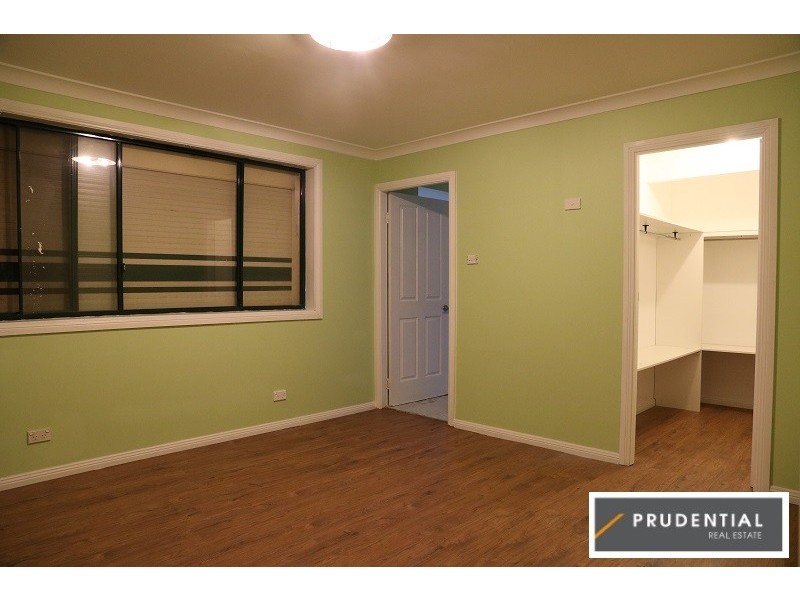 6 Hyalin Place, Eagle Vale NSW 2558