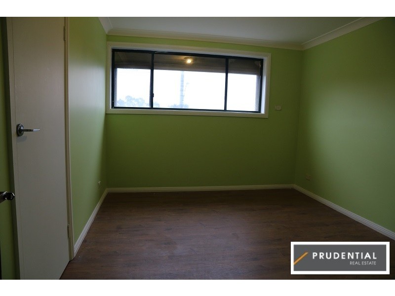 6 Hyalin Place, Eagle Vale NSW 2558