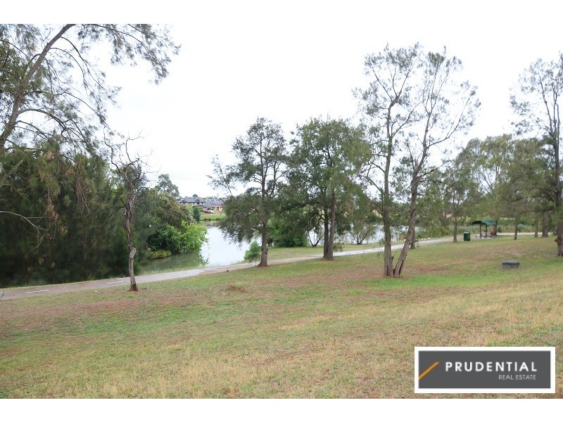 6 Hyalin Place, Eagle Vale NSW 2558