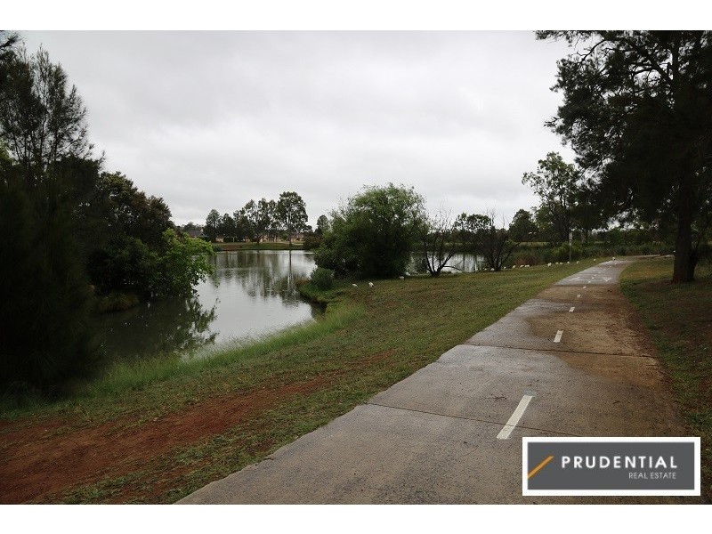 6 Hyalin Place, Eagle Vale NSW 2558