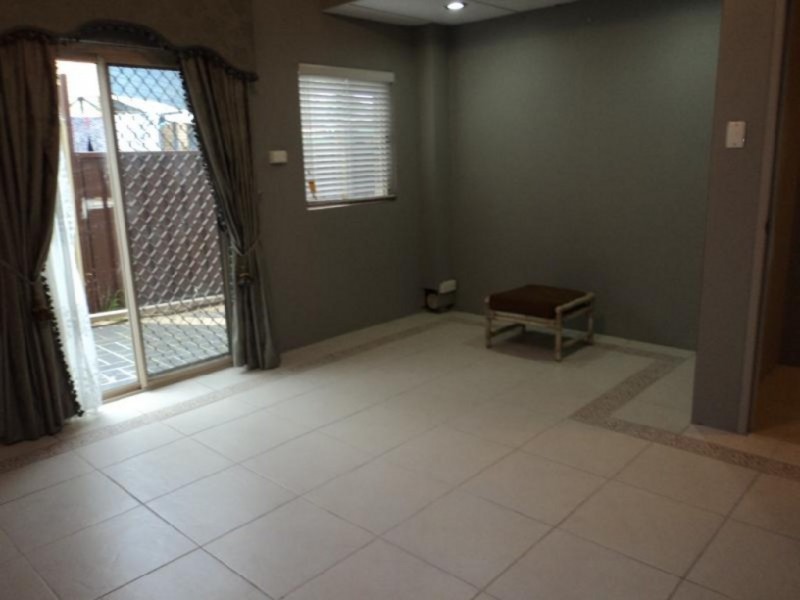 10 Perrumba Pl, Bradbury NSW 2560